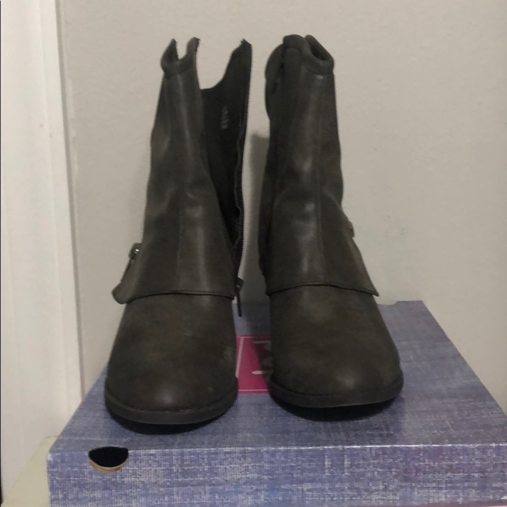 Pop Booties - Picture 2 of 6